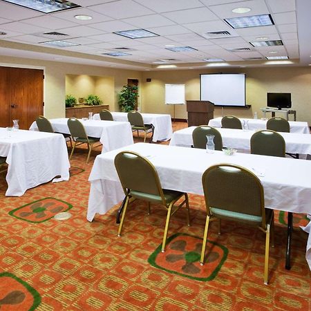 Hampton Inn & Suites Oxford-Anniston Бізнес фото